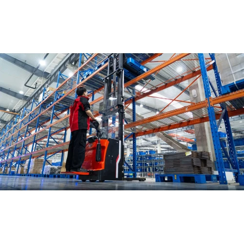 Штабелер электрический самоходный 1,6т 5,5м, RSL161 EP Equipment, с платформой, Li-ion
