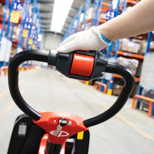 Электротележка (транспортировщик паллет) 1,5т, F4 EP Equipment,  Li-ion, 1 батарея, 1 ЗУ!