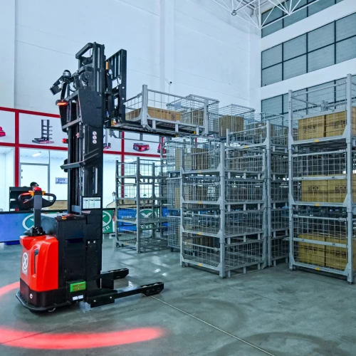 Робот-штабелер самоходный 1,2т, 5,5м, EP XQE122, Li-ion