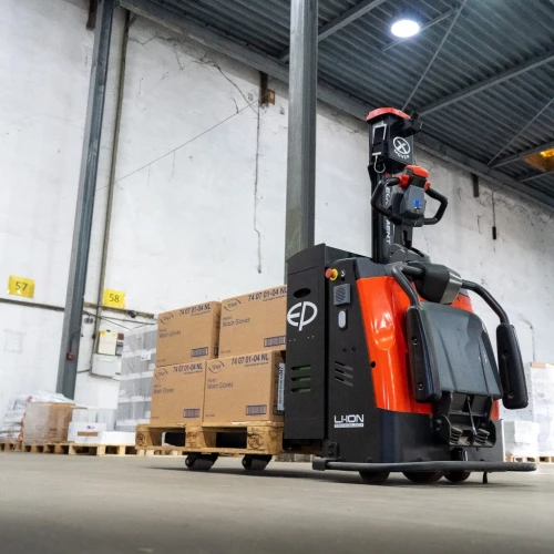 Автоматический тарснпортировщик паллет, 2т, EP EXP20, Li-ion, с платформой